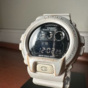 Casio G-Shock White Mens DW-6900 200m Quartz Sports Watch | New Battery